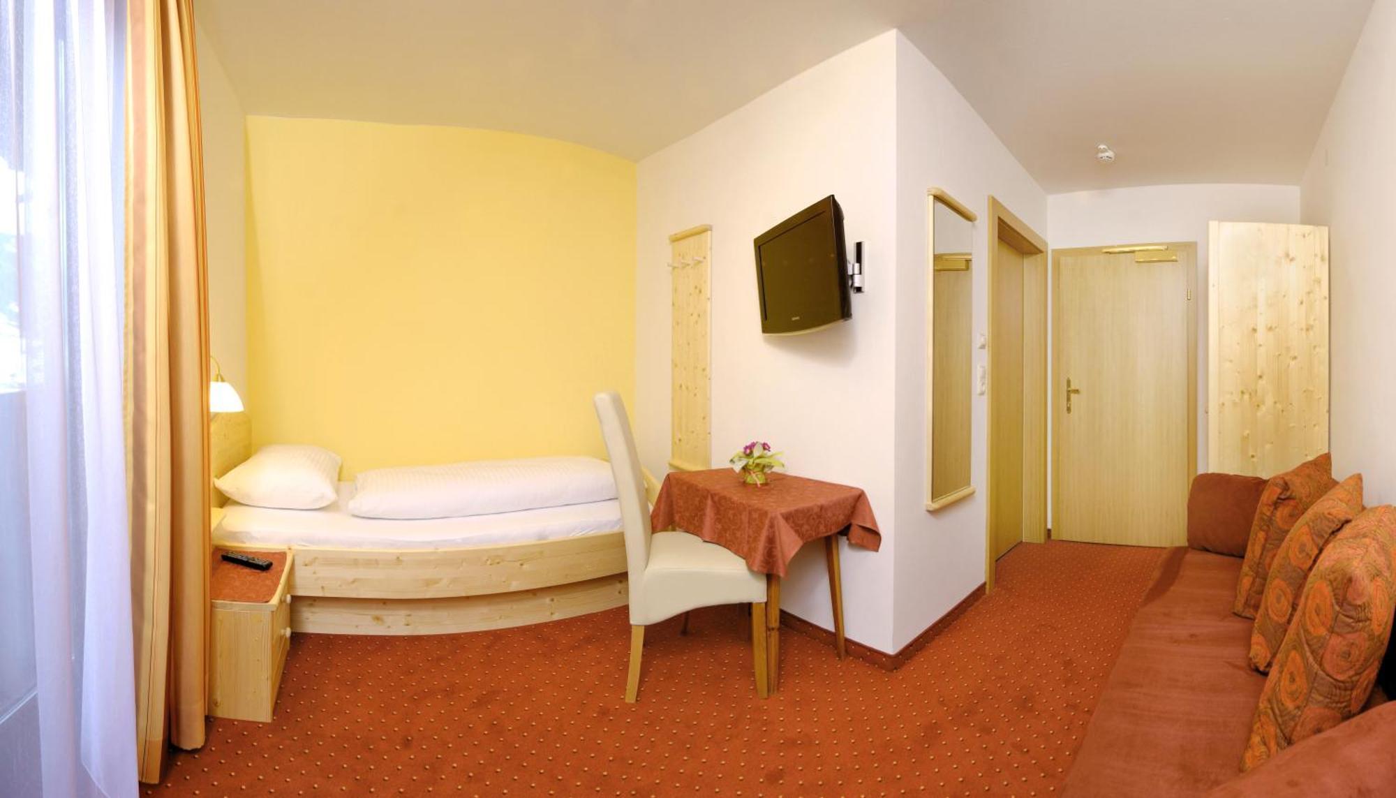 Hotel Platzwirt เราริส ภายนอก รูปภาพ
