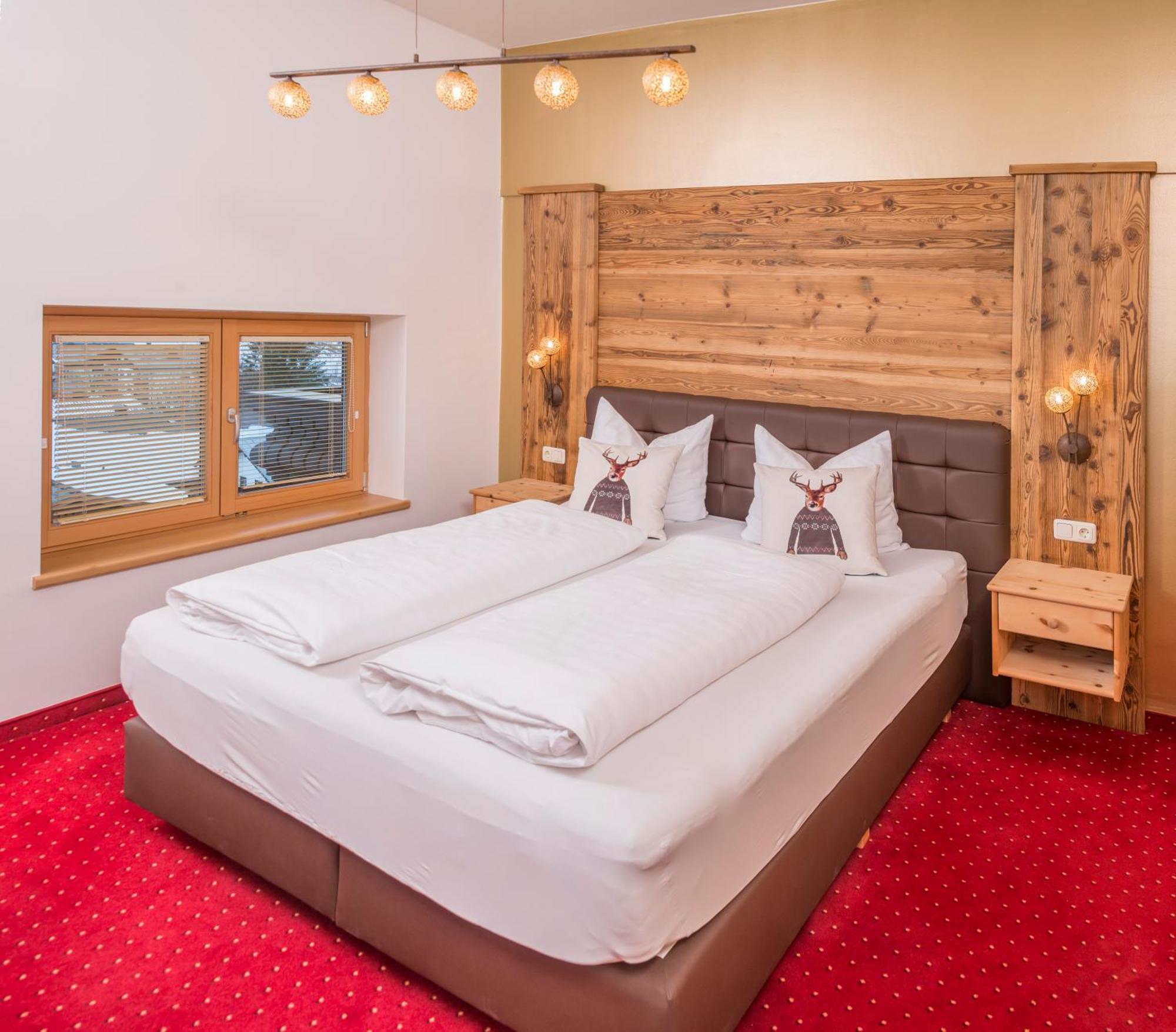 Hotel Platzwirt เราริส ภายนอก รูปภาพ